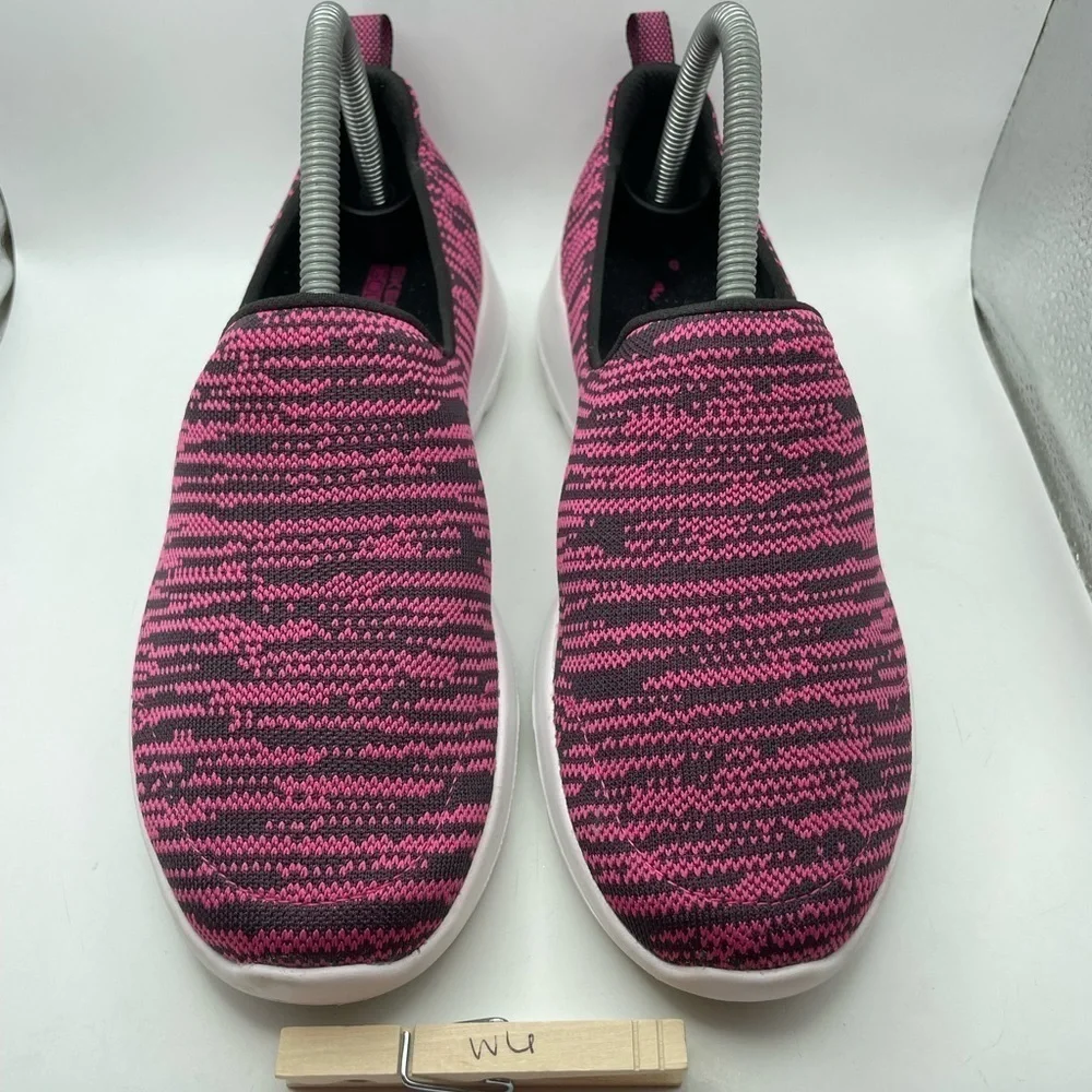 Skechers Gogamax women’s pink black loafers size 7.5
